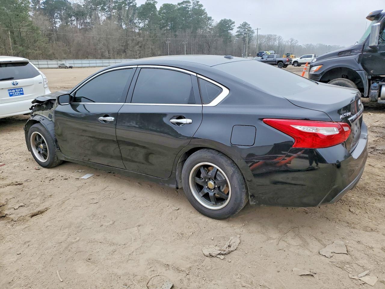 2017 Nissan Altima 2.5 - Image 2