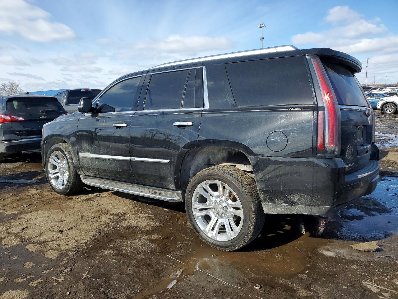 2015 Cadillac Escalade Luxury - Фото 2