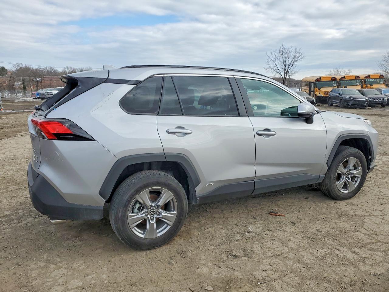 2025 Toyota Rav4 Xle - Фото 3