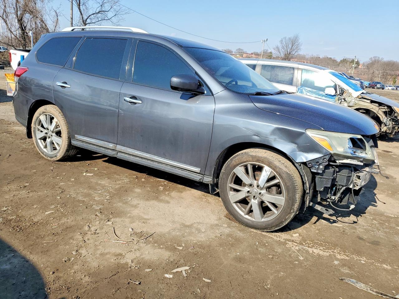2013 Niss Pathfinder S - Image 4