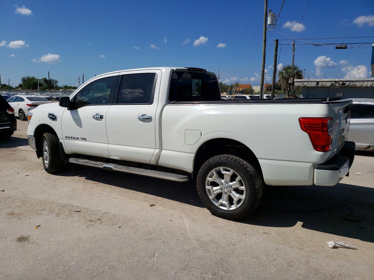 2017 Nissan Titan Xd Sl - Image 2