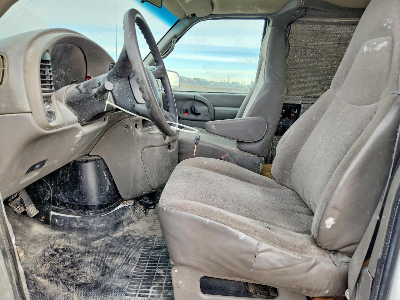 2005 Chevrolet Astro - Фото 7