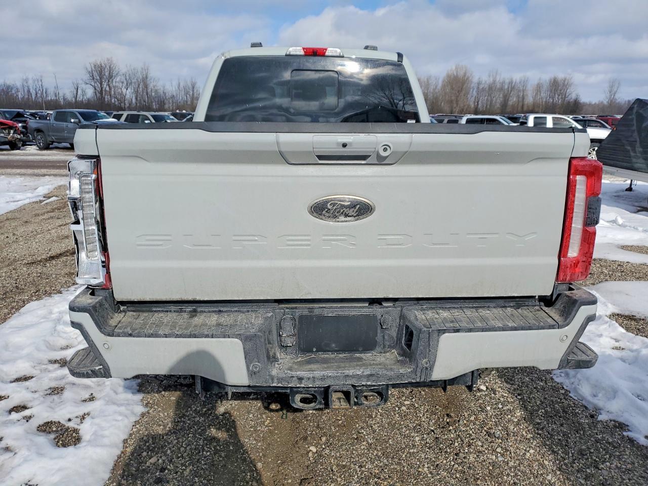 2025 Ford F350 Super Duty - Фото 6