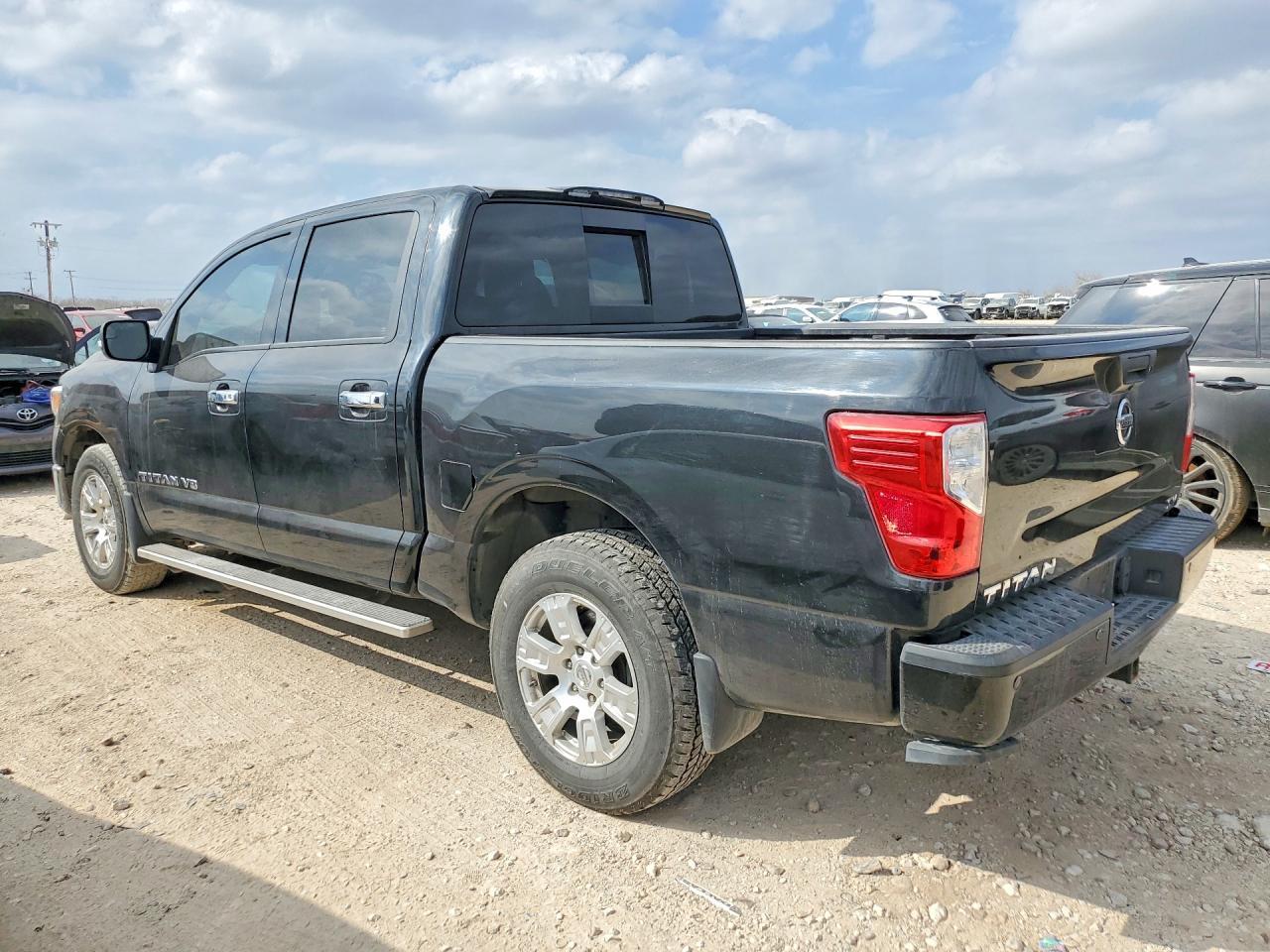 2019 Nissan Titan Platinum Reserve - Фото 2