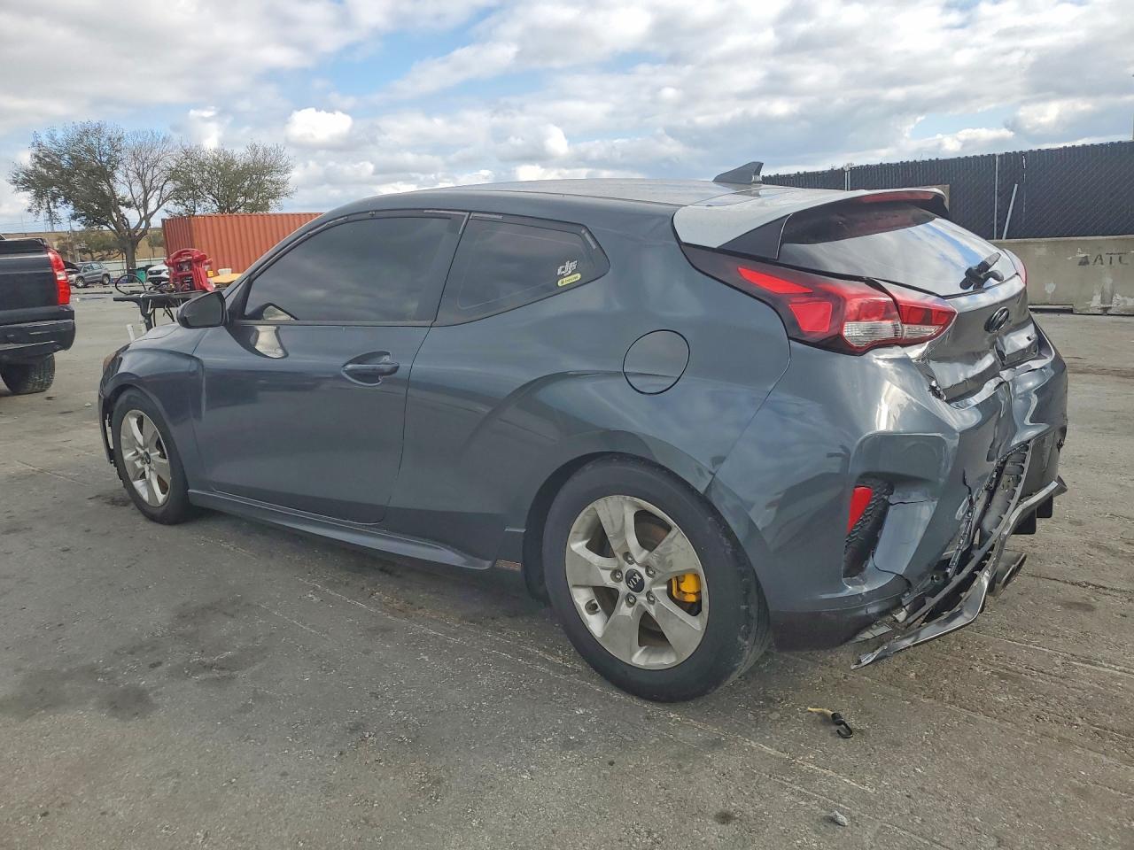 2019 Hyundai Veloster Turbo - Фото 2