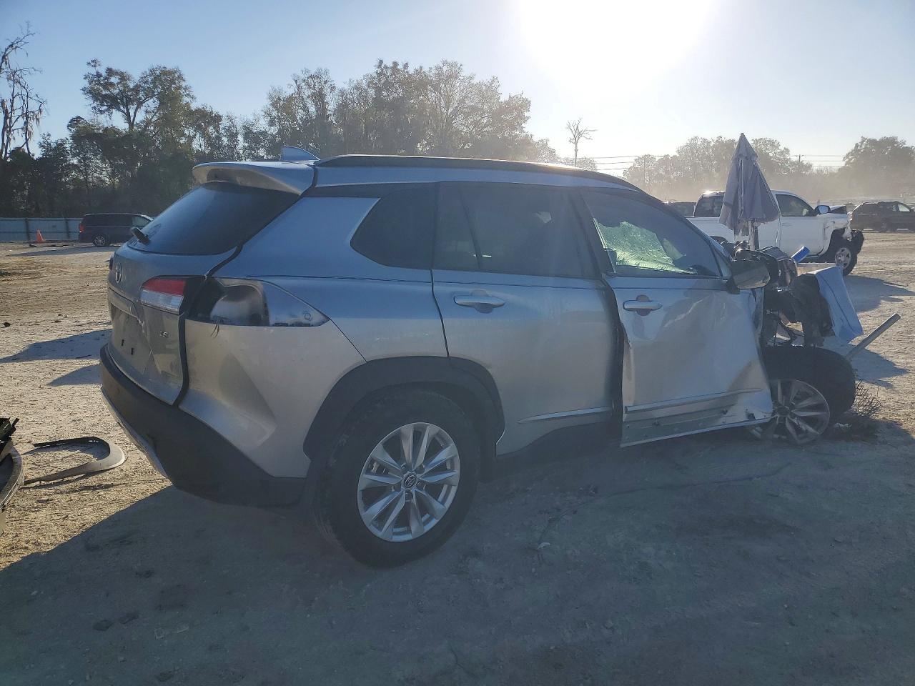 2024 Toyota Corolla Cross Le - Image 3