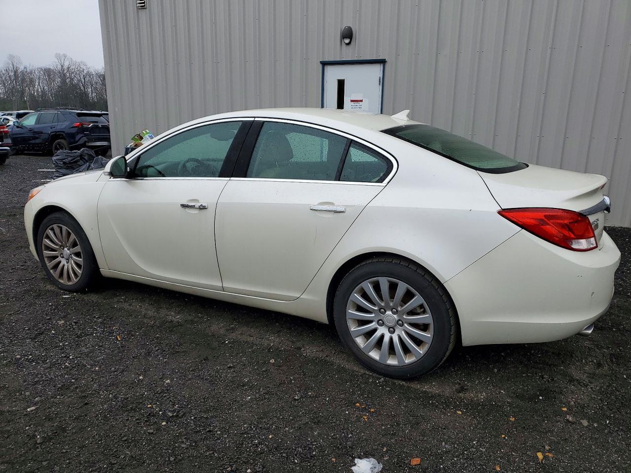 2012 Buic Regal - Фото 2