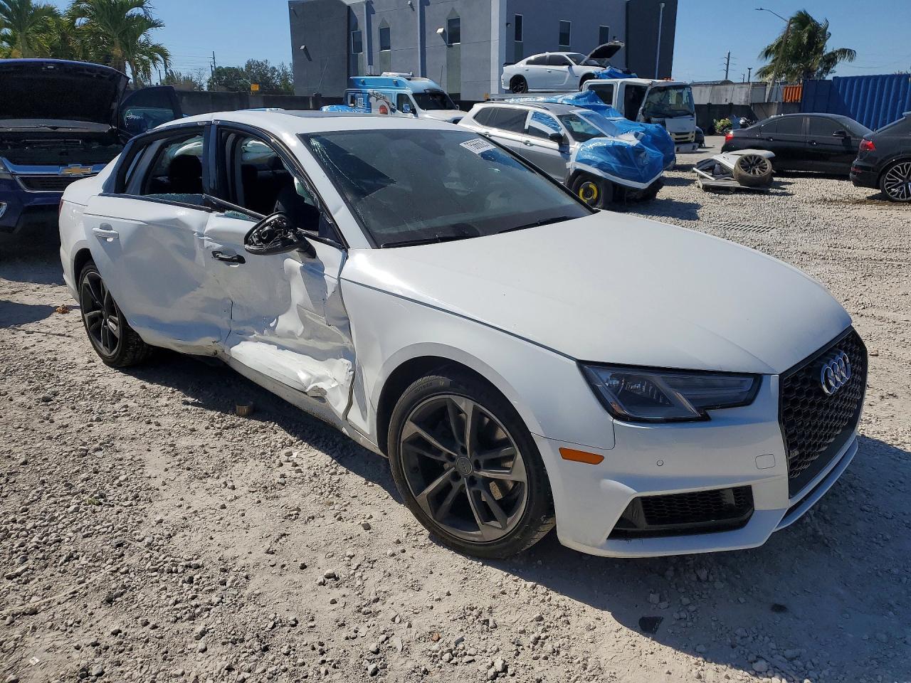 2019 Audi A4 Premium - Фото 4