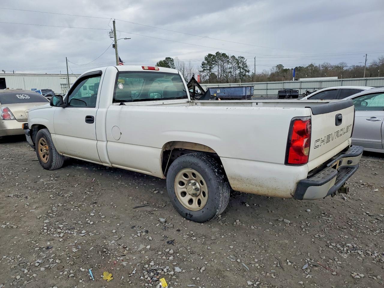 2006 Chevrolet Silverado C1500 - Image 2