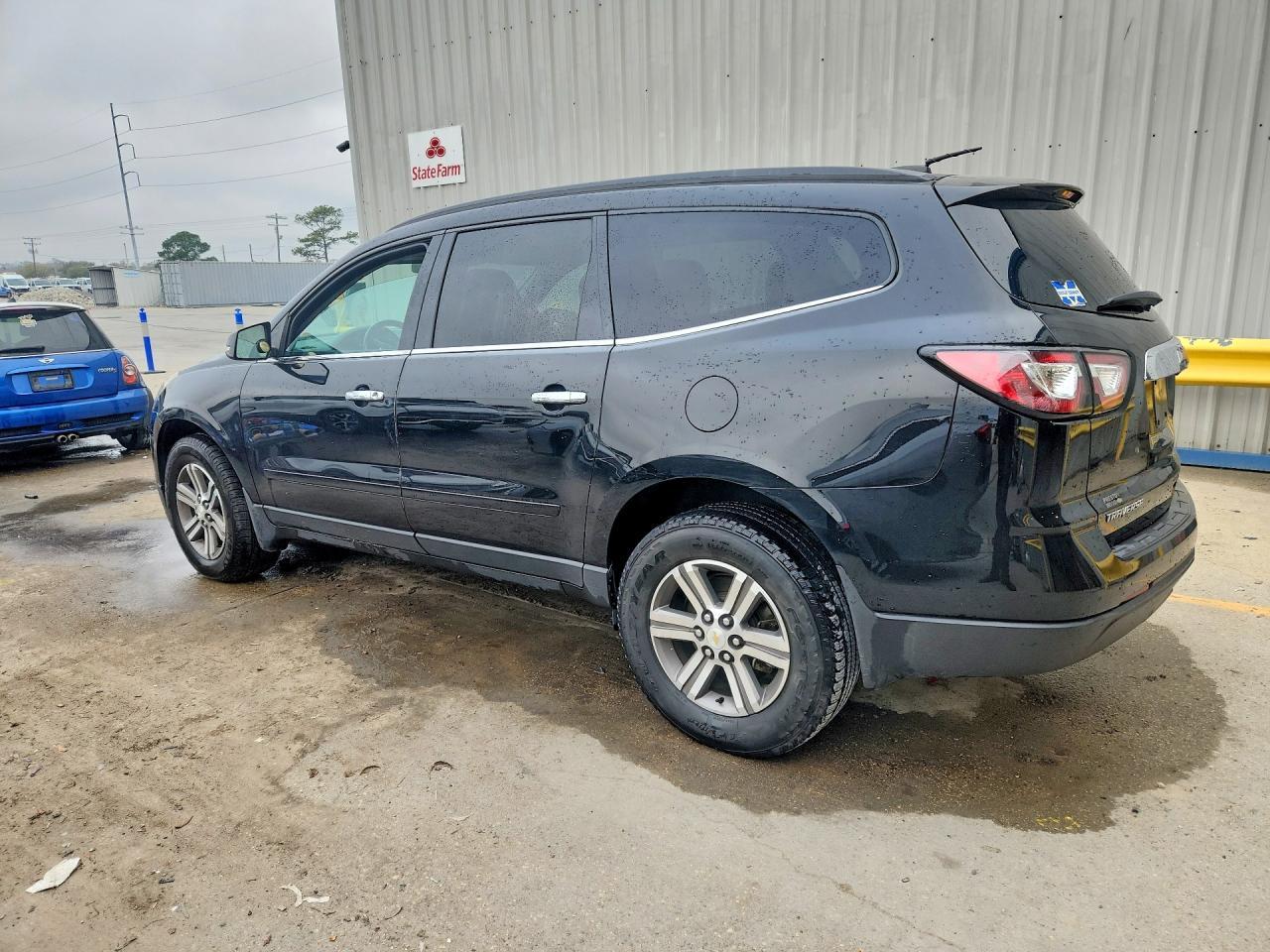 2017 Chevrolet Traverse Lt - Image 2