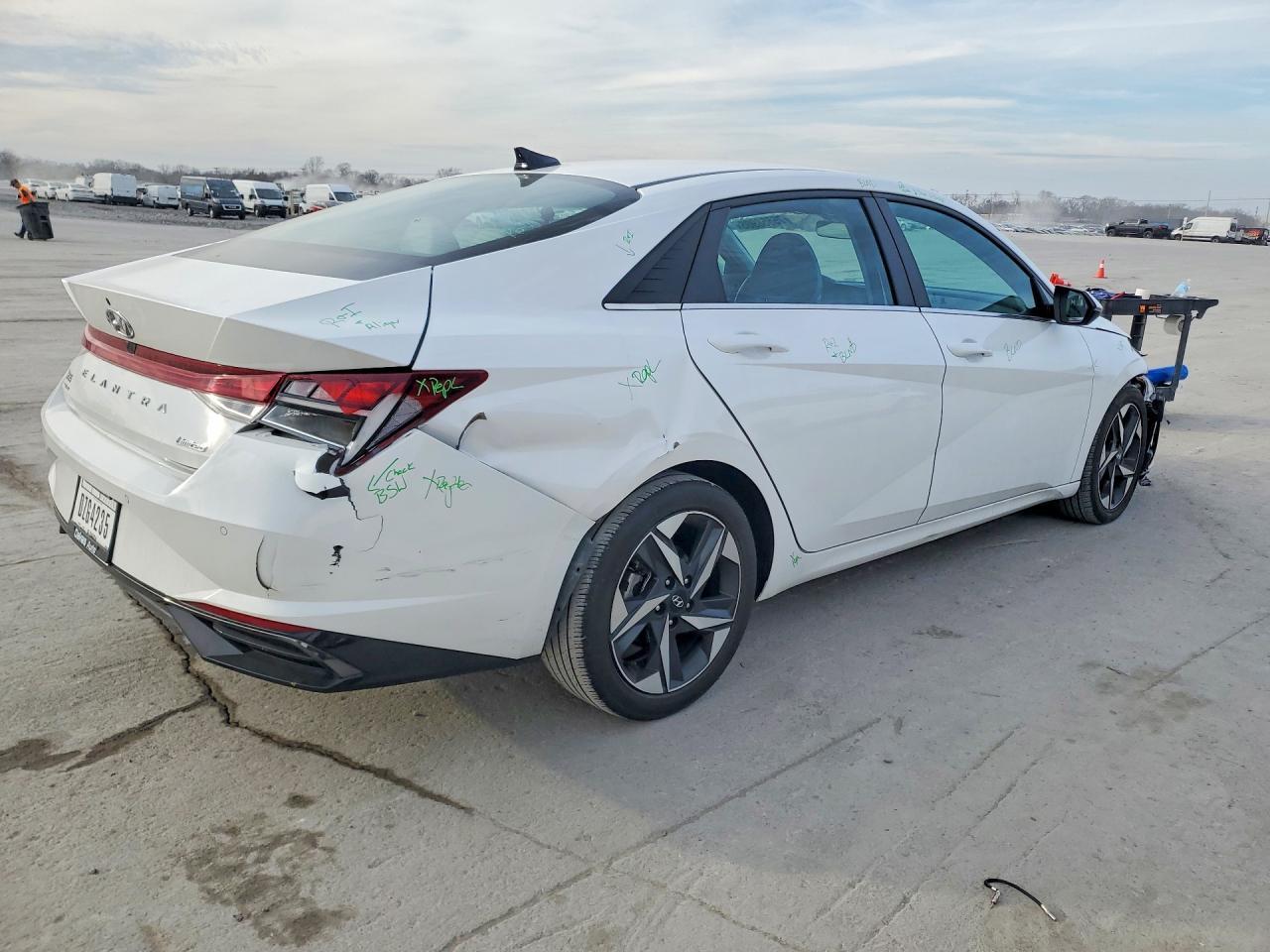 2023 Hyundai Elantra Limited - Фото 3