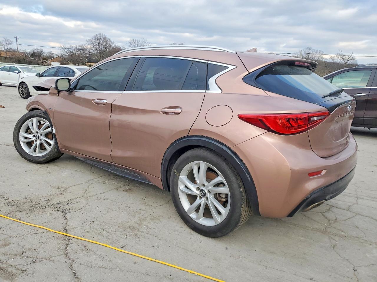 2019 Infiniti Qx30 Luxe - Фото 2