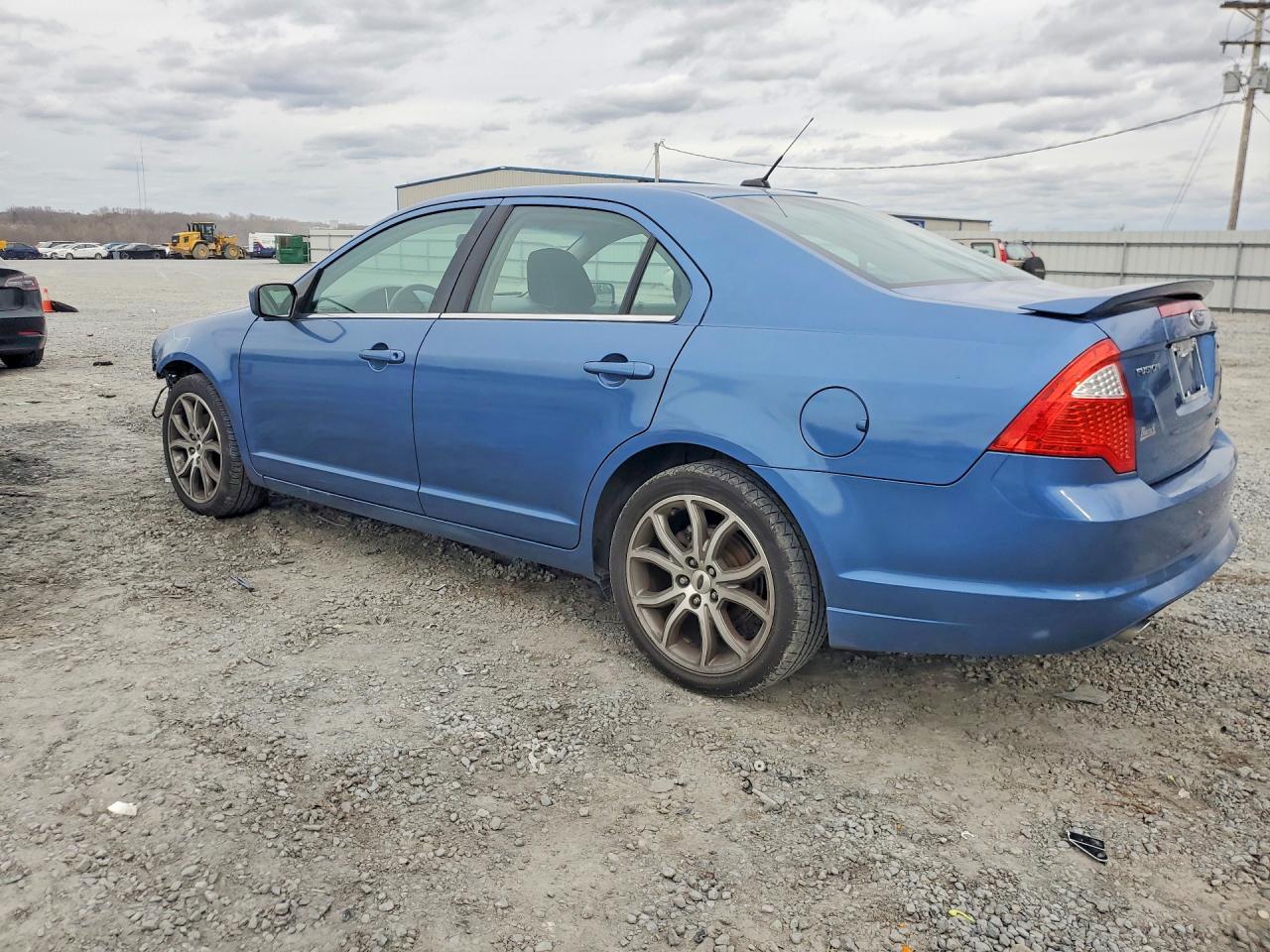 2010 Ford Fusion - Image 2