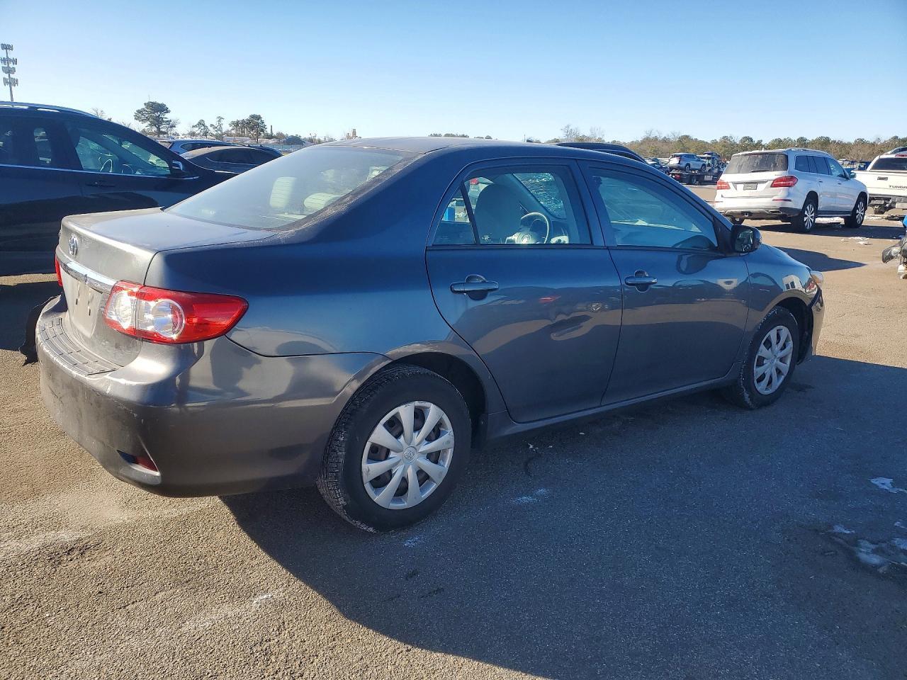 2012 Toyota Corolla - Фото 3