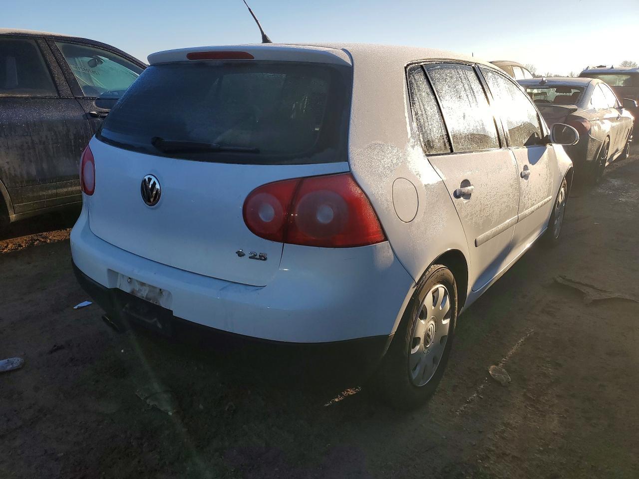 2009 Volkswagen Rabbit - Image 3