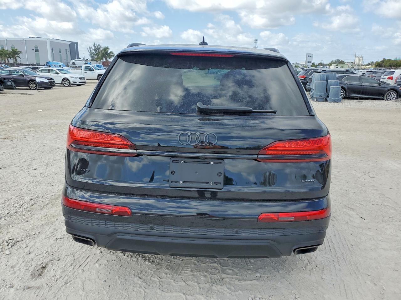 2025 Audi Q7 Premium Plus - Фото 6
