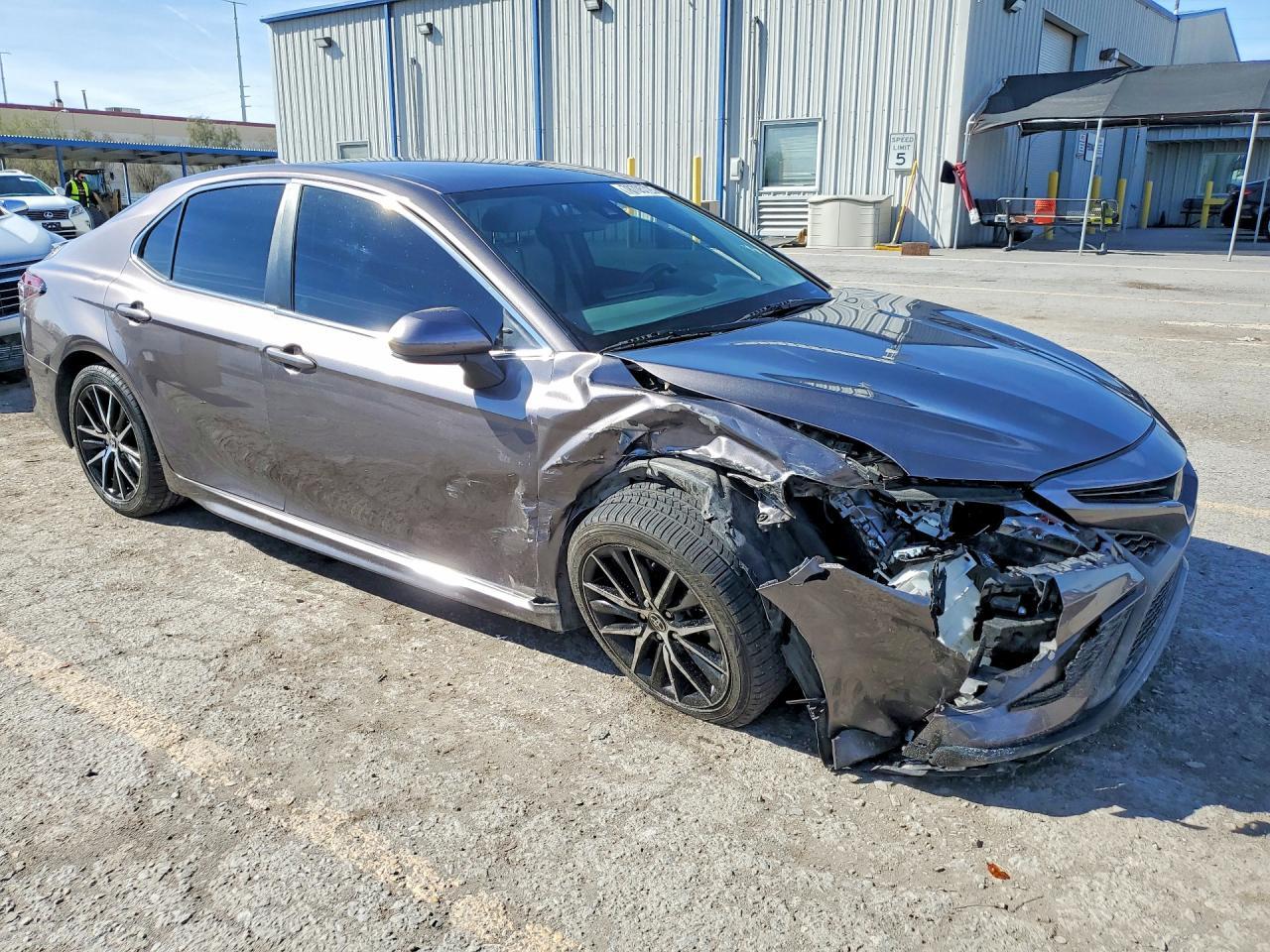 2021 Toyota Camry Se - Image 4