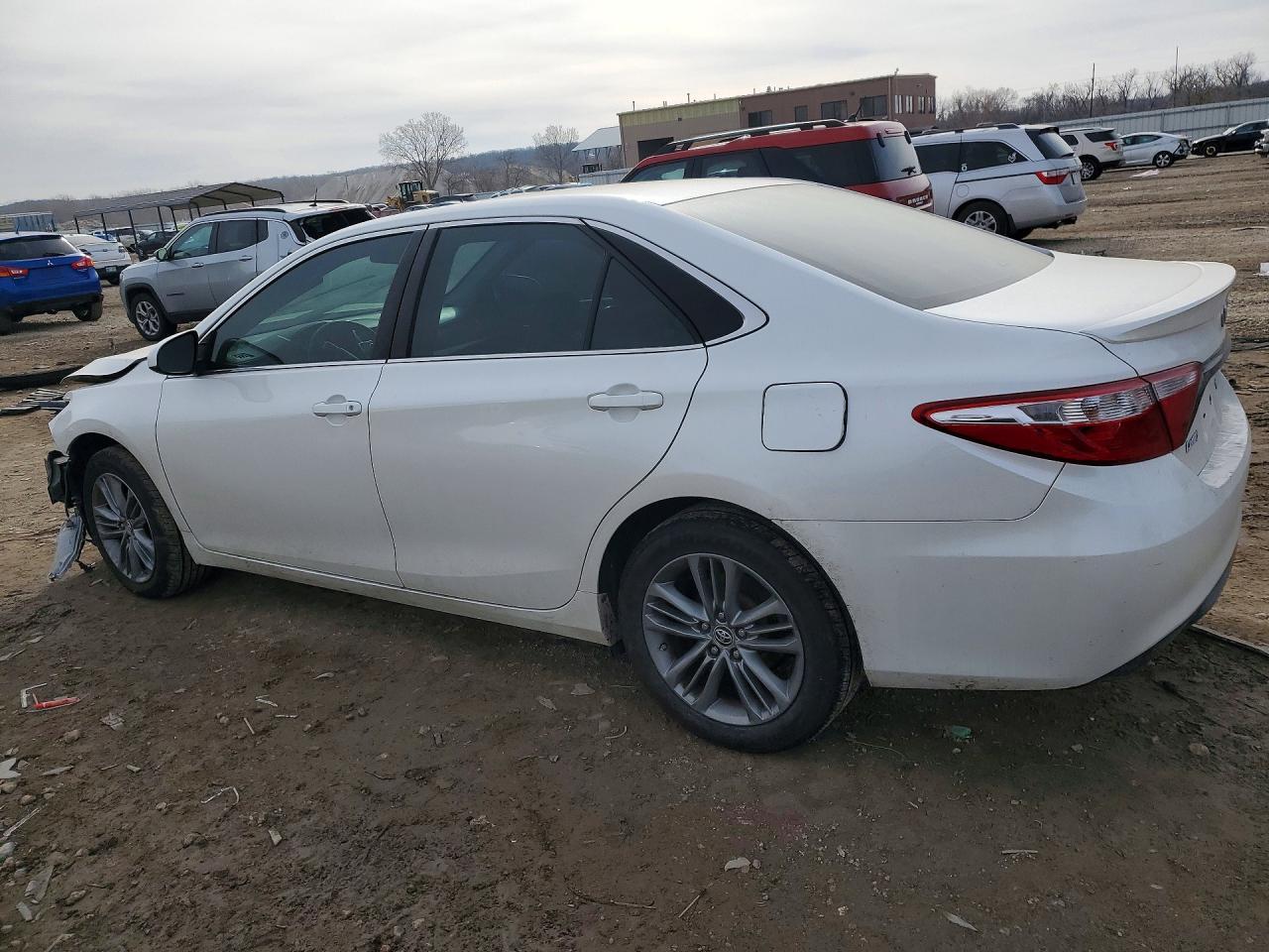 2015 Toyota Camry Le - Image 2