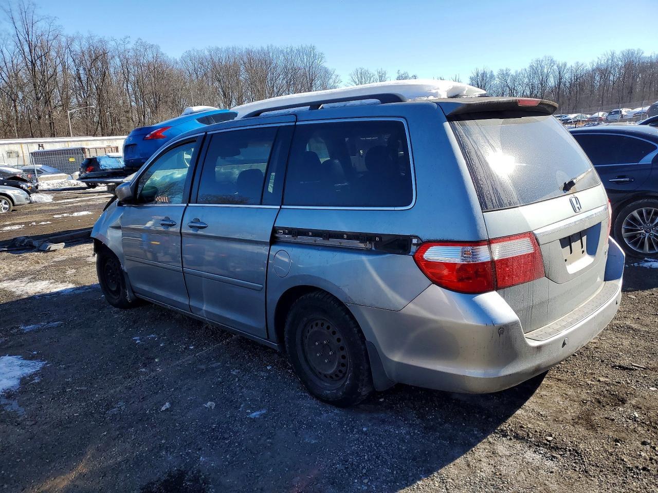 2005 Honda Odyssey Touring - Фото 2