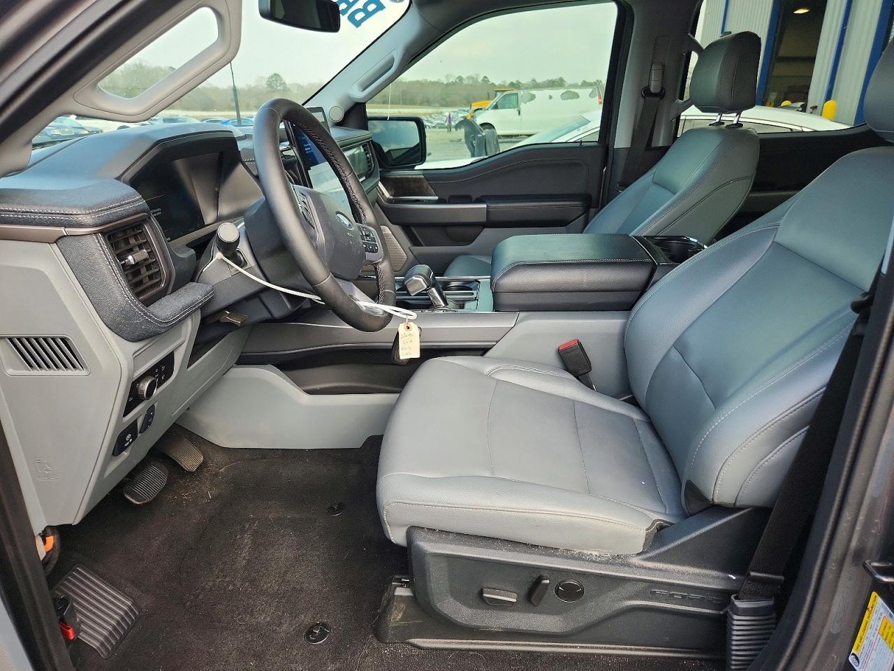 2025 Ford F150 Lightning Xlt - Фото 7