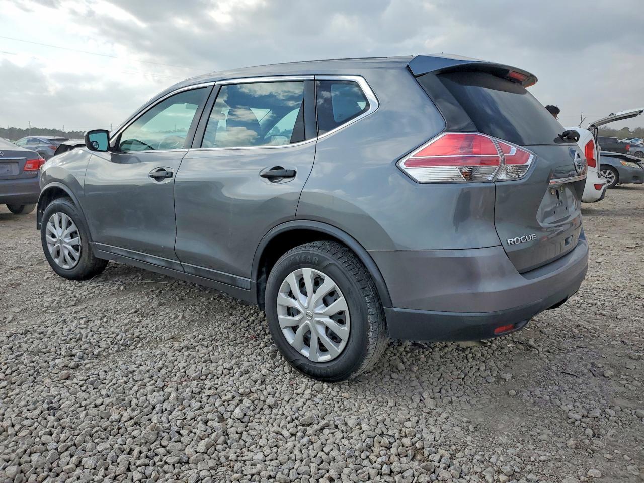 2016 Nissan Rogue S - Image 2