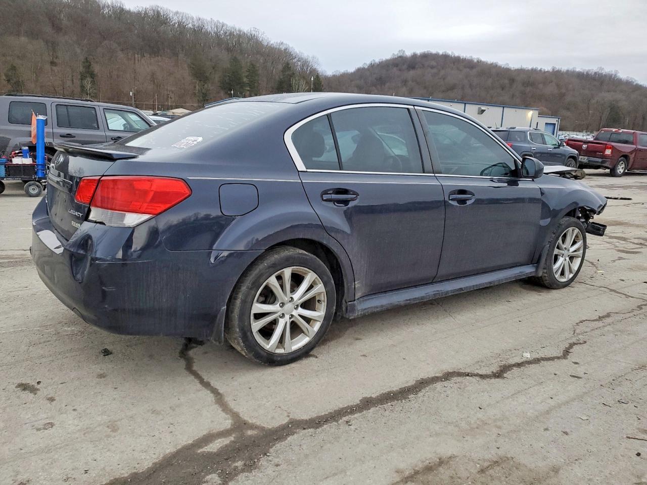 2013 Subaru Legacy 2.5I Premium - Фото 3