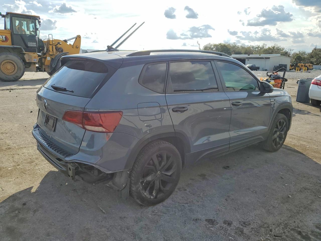 2024 Volkswagen Taos Se - Фото 3
