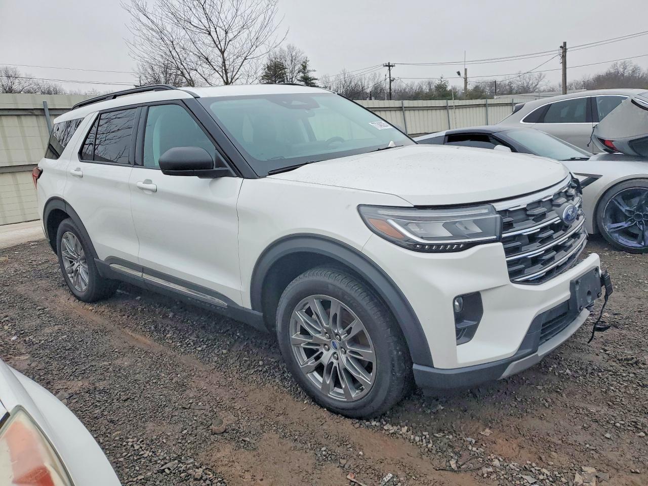 2025 Ford Explorer Active - Фото 4