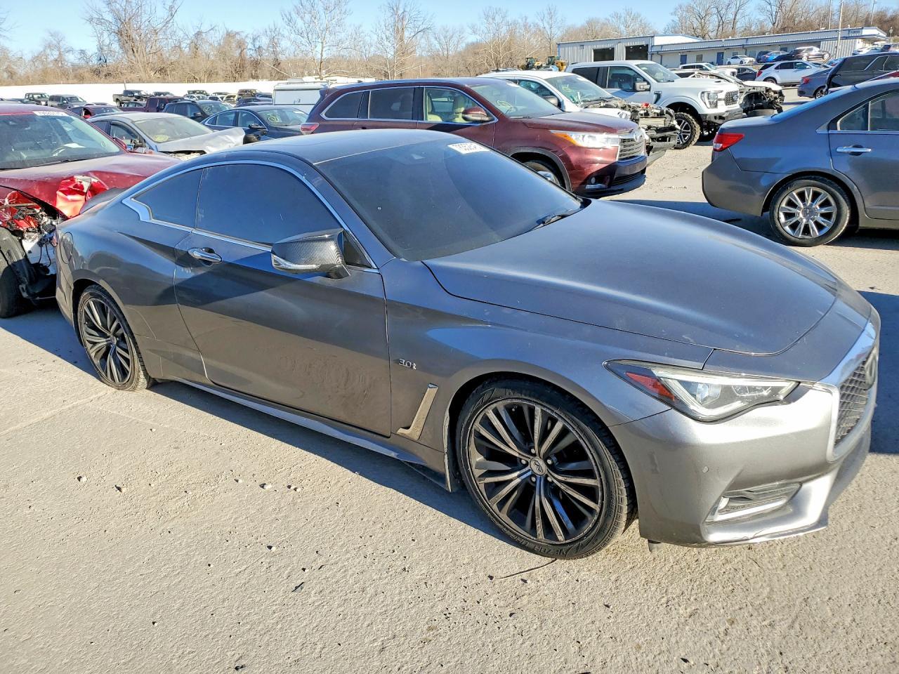 2017 Infiniti Q60 Premium - Image 4