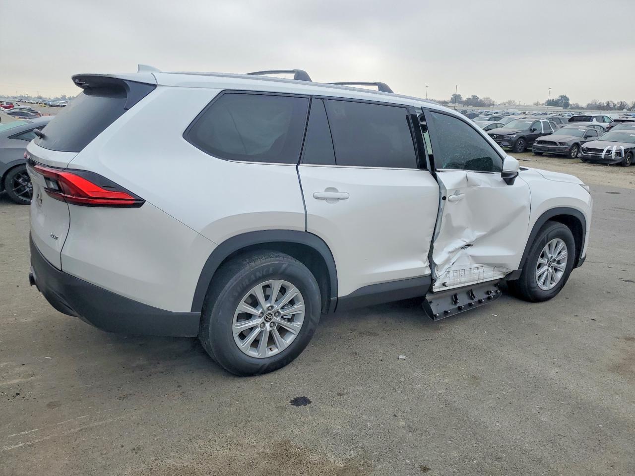 2024 Toyota Grand Highlander Xle - Фото 3