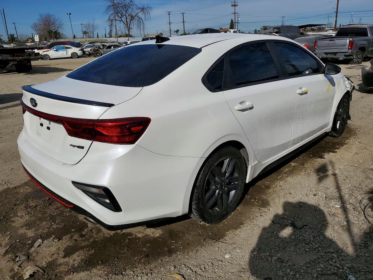 2021 Kia Forte Gt Line - Фото 3