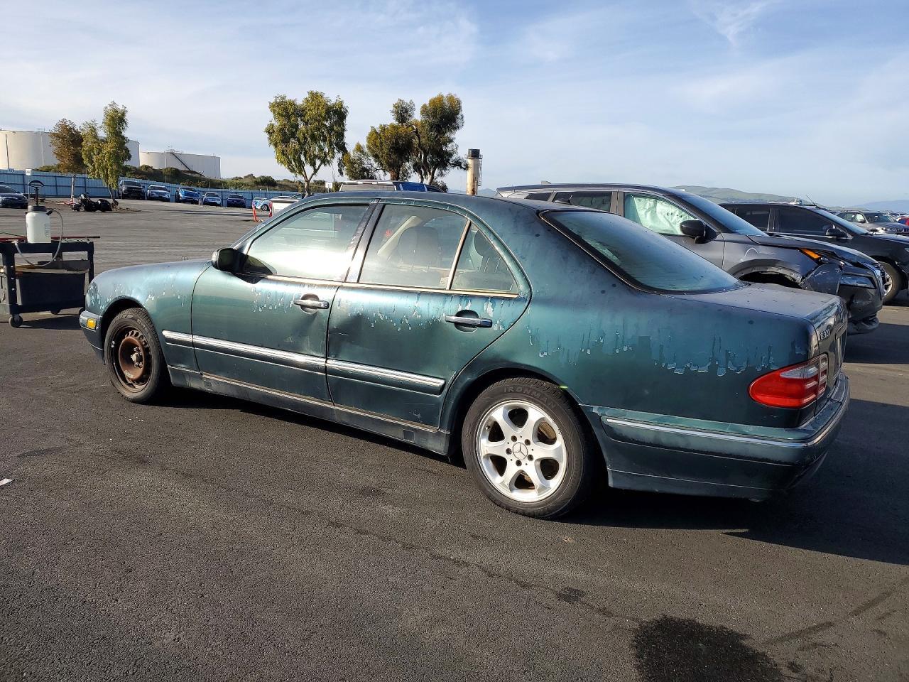 2002 Mercedes-Benz E 320 - Image 2