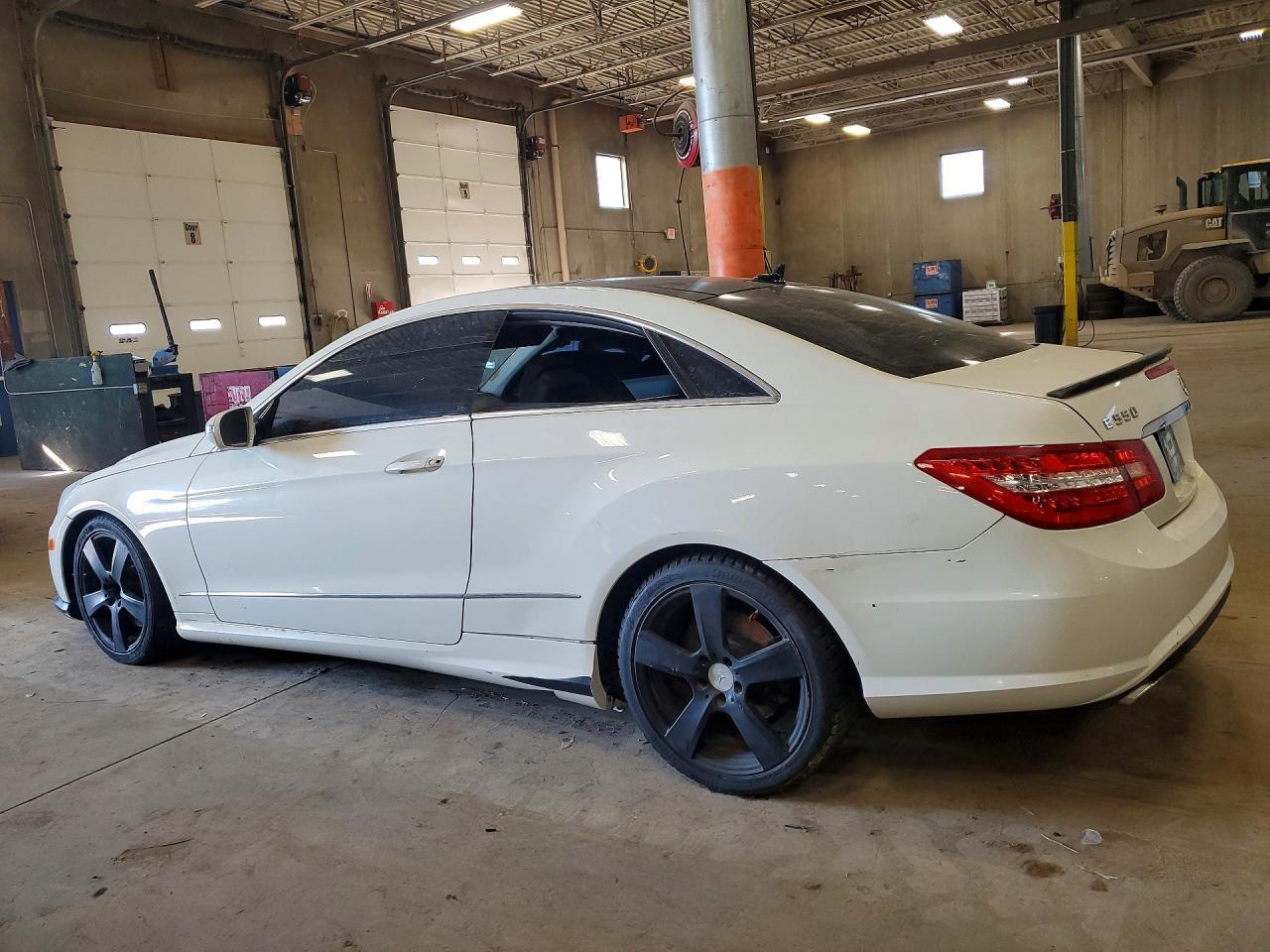 2010 Mercedes-Benz E 550 - Image 2