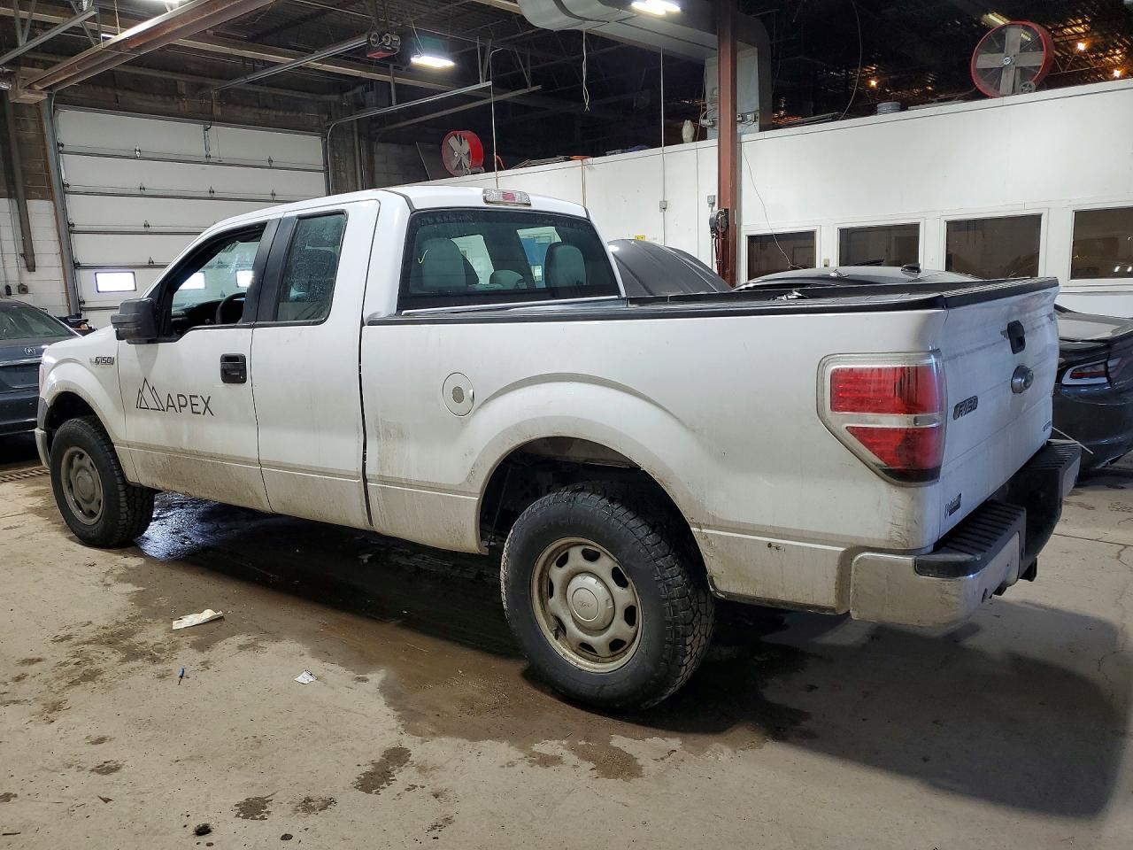 2014 Ford F150 Super Cab - Фото 2