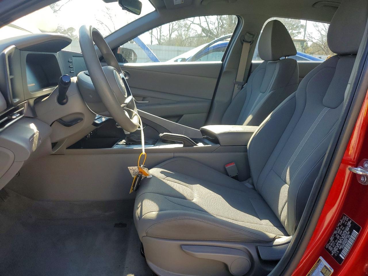 2024 Hyundai Elantra Se - Image 7