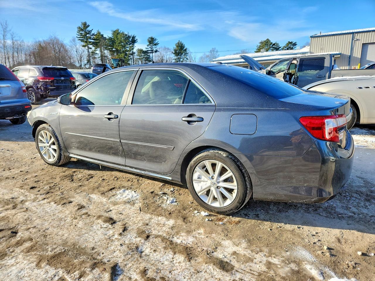 2012 Toyota Camry Hybrid - Image 2
