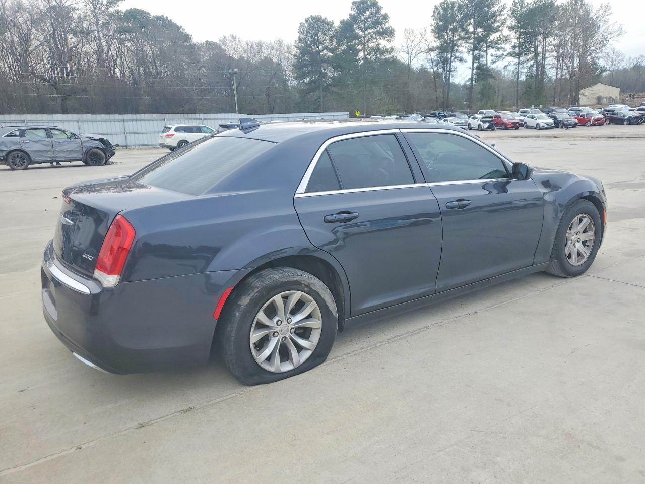 2016 Chrysler 300 - Фото 3