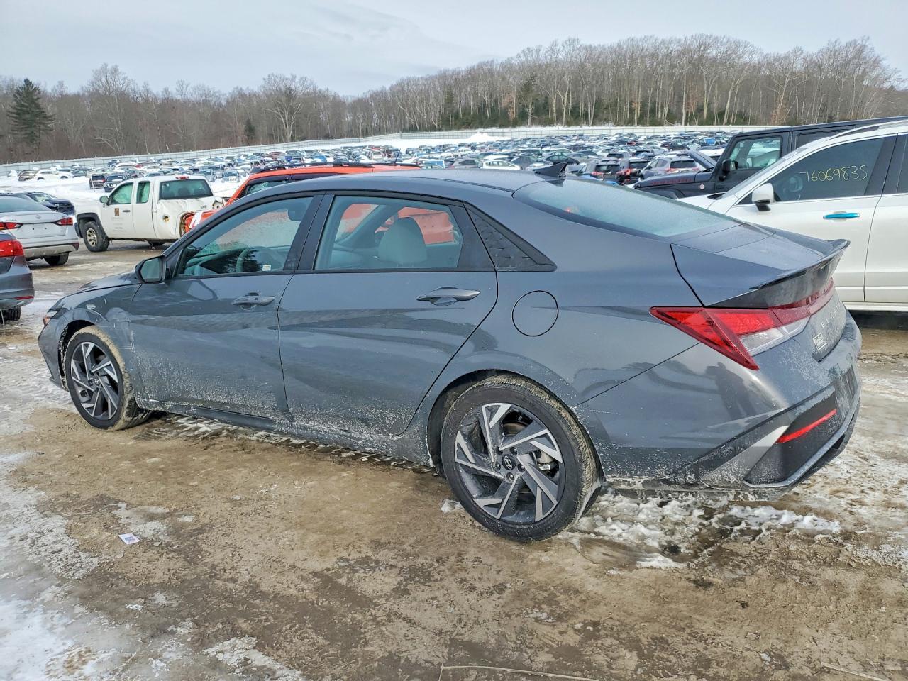 2025 Hyundai Elantra Sel Sport - Фото 2