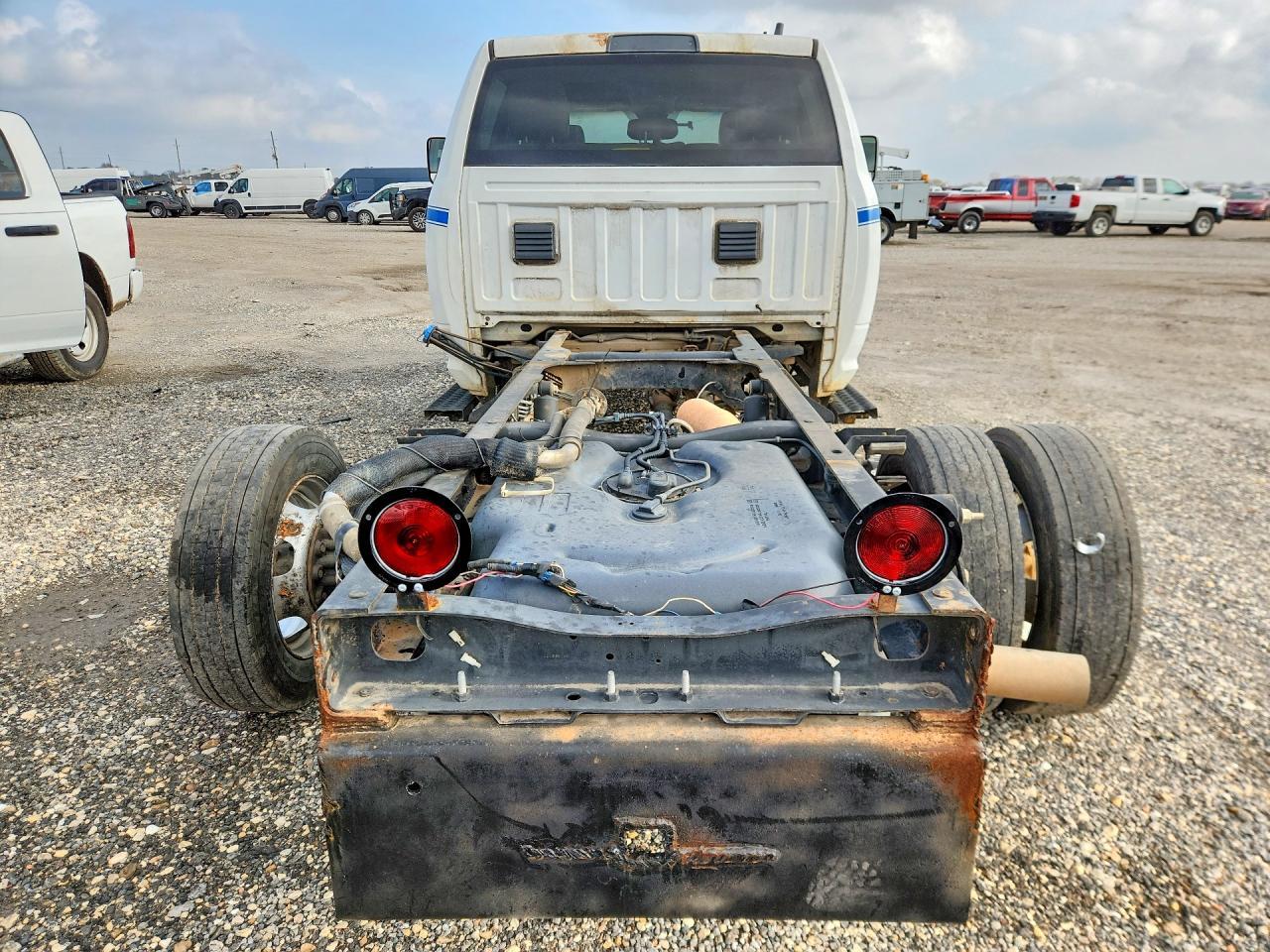 2015 Ram 4500 Truck Cab And Chassis - Image 6