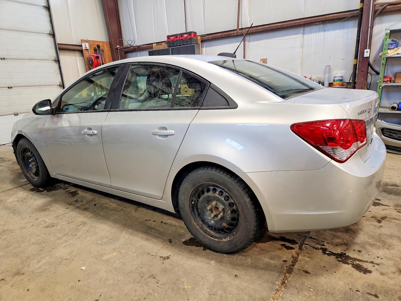 2015 Chevrolet Cruze Ls - Фото 2