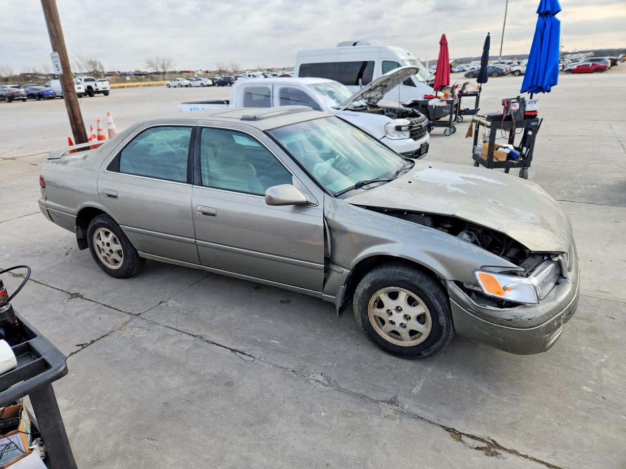 1999 Toyota Camry Le - Фото 4