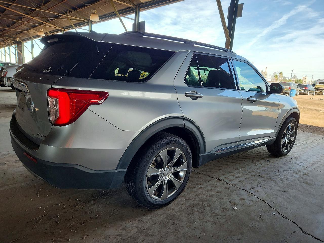 2022 Ford Explorer Xlt - Фото 3