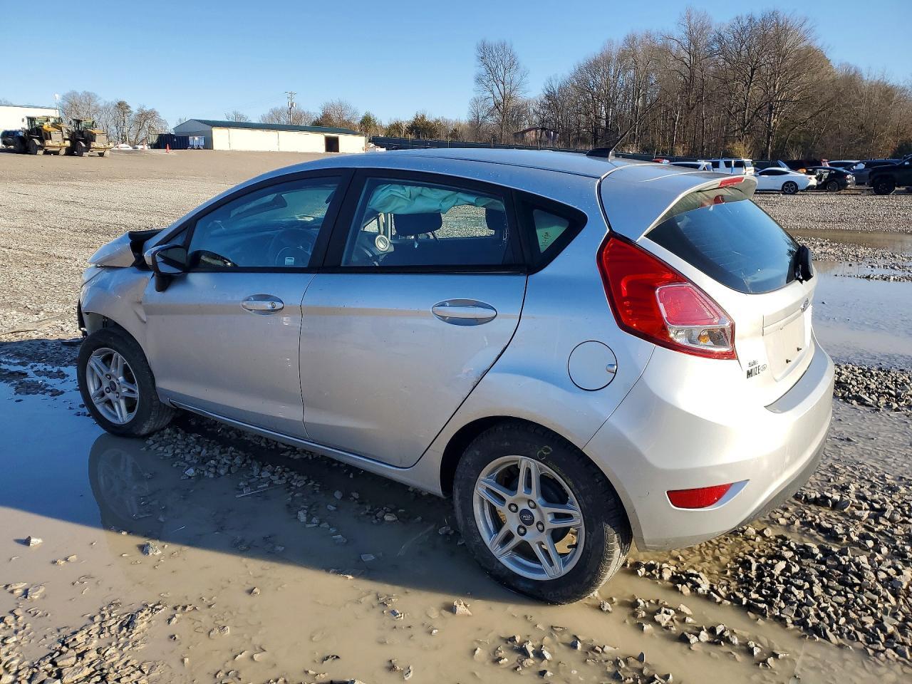 2019 Ford Fiesta Se - Фото 2