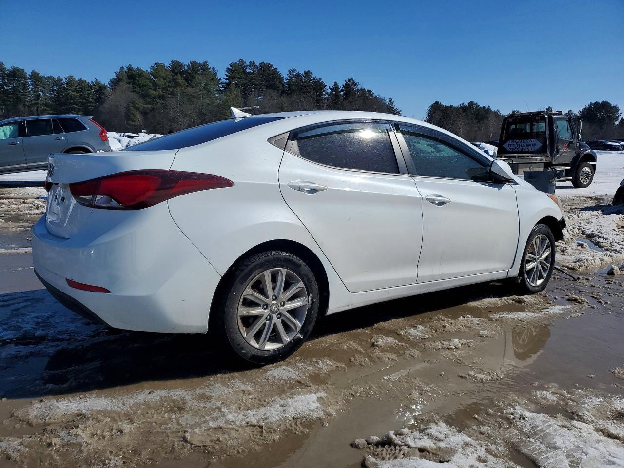 2015 Hyundai Elantra Se - Image 3