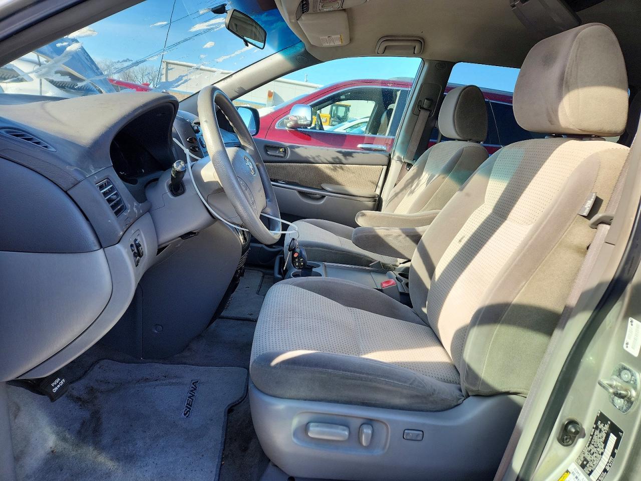2010 Toyota Sienna Le - Фото 7