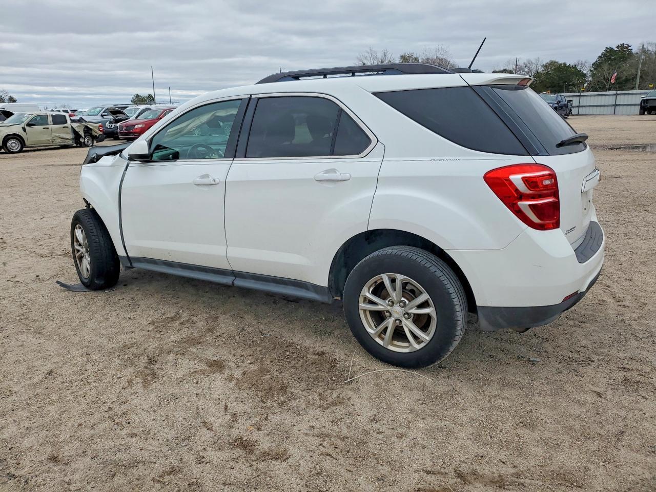 2016 Chevrolet Equinox Lt - Image 2