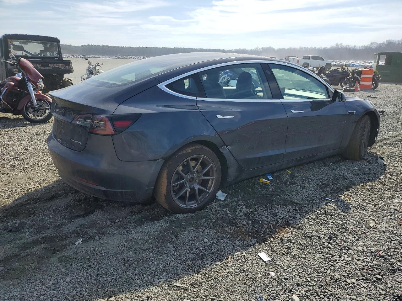 2018 Tesla Model 3 - Image 3