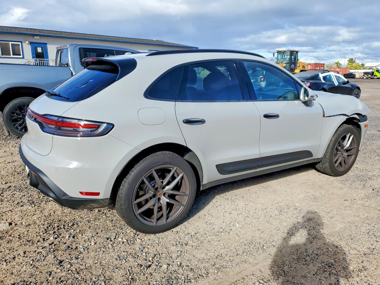 2026 Porsche Macan Base - Image 3