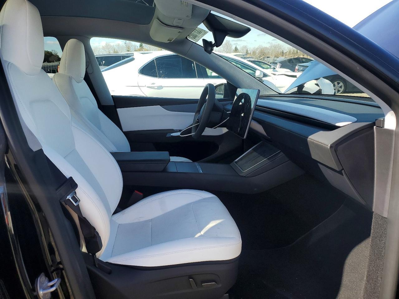 2026 Tesla Model Y - Фото 7