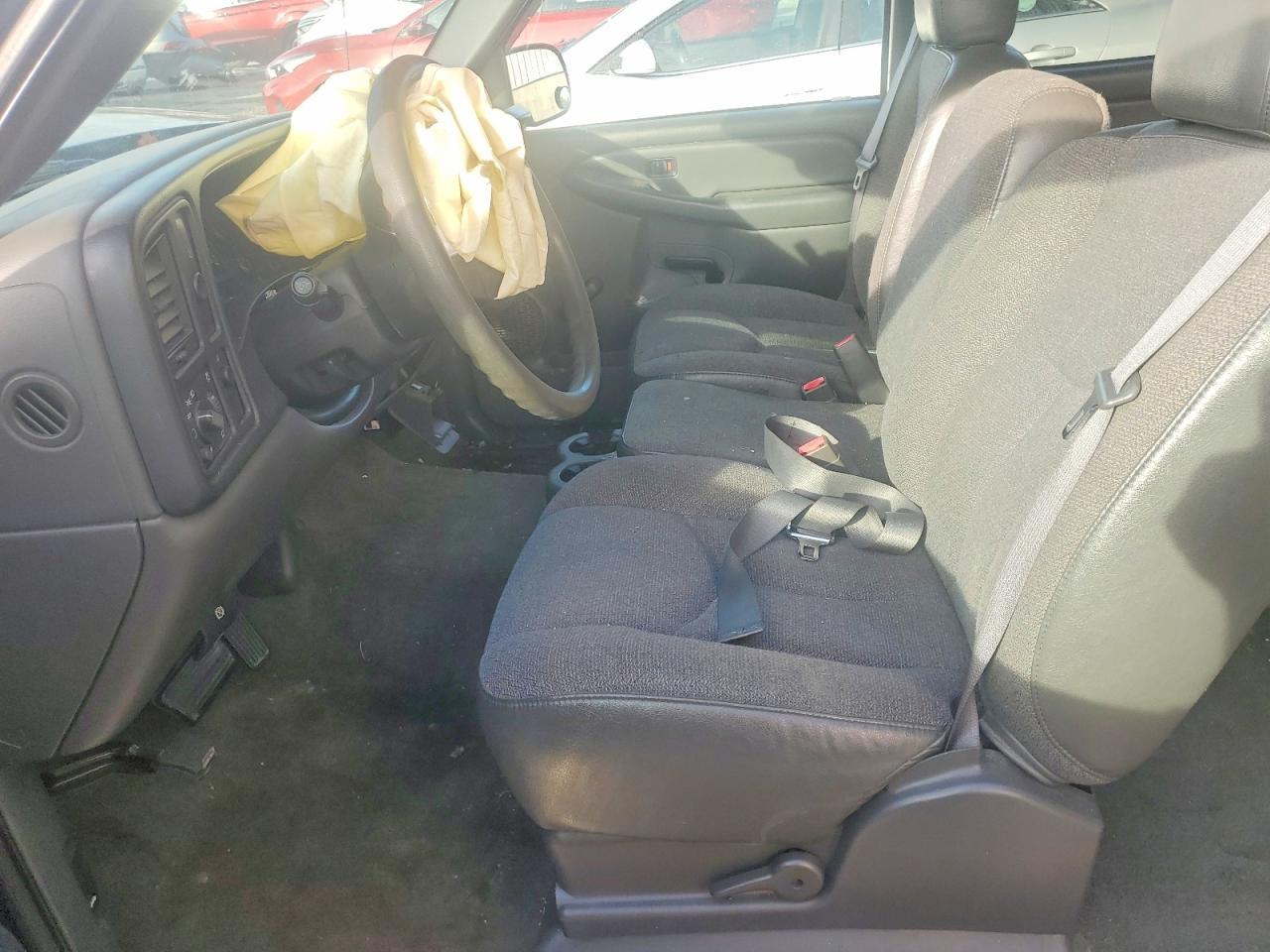2004 Chevrolet Silverado C1500 - Image 7